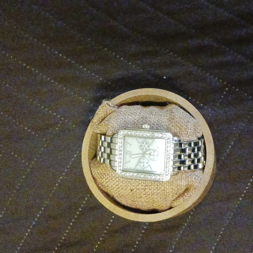 Watch - Picture 2 of 4